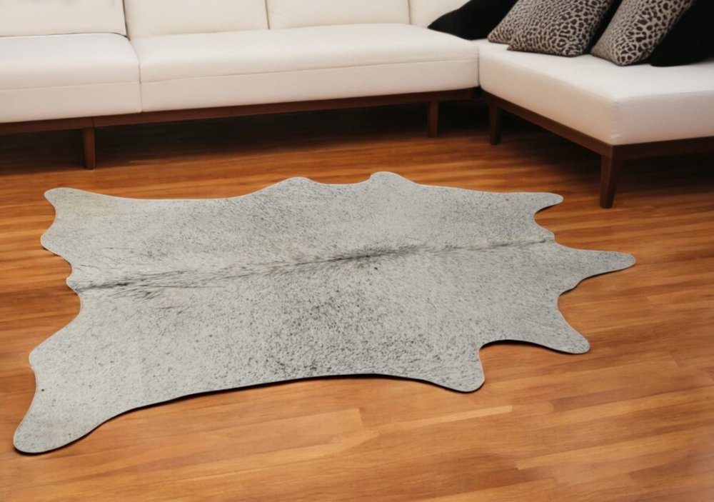 6' X 7' Gray Cowhide Hand Tufted Area Rug