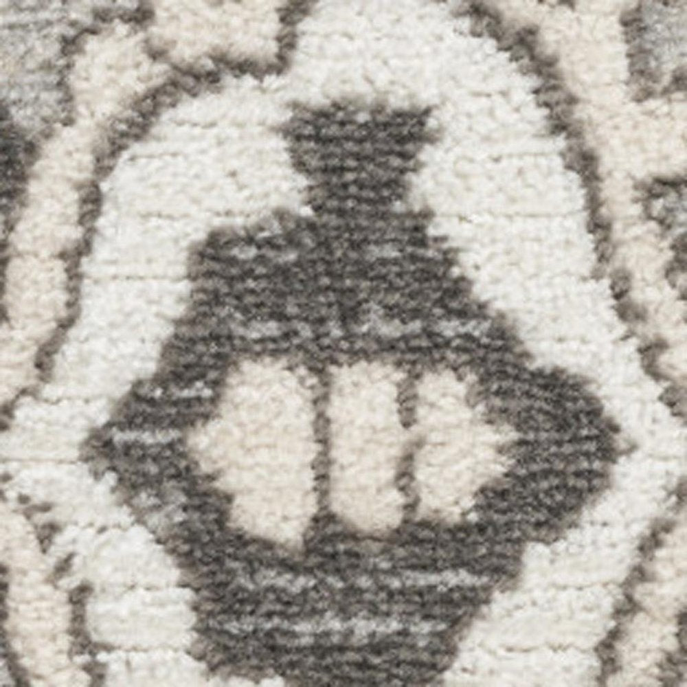 4' X 6' Gray and Ivory Medallion Power Loom Distressed Area Rug