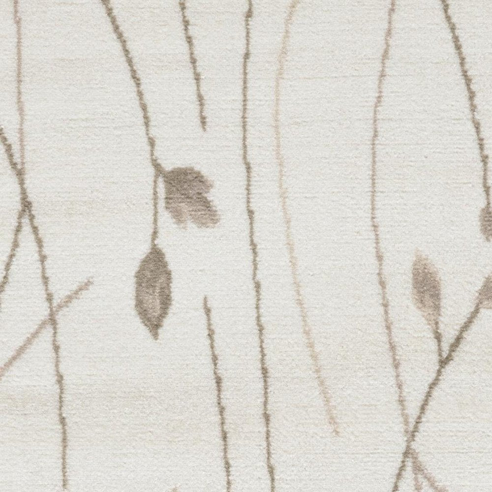 2' X 4' Beige And Ivory Floral Area Rug