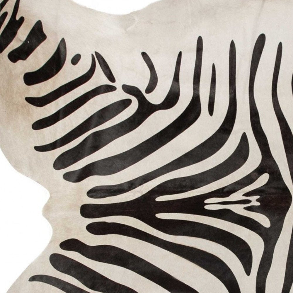 6' X 7' Black Cowhide Area Rug