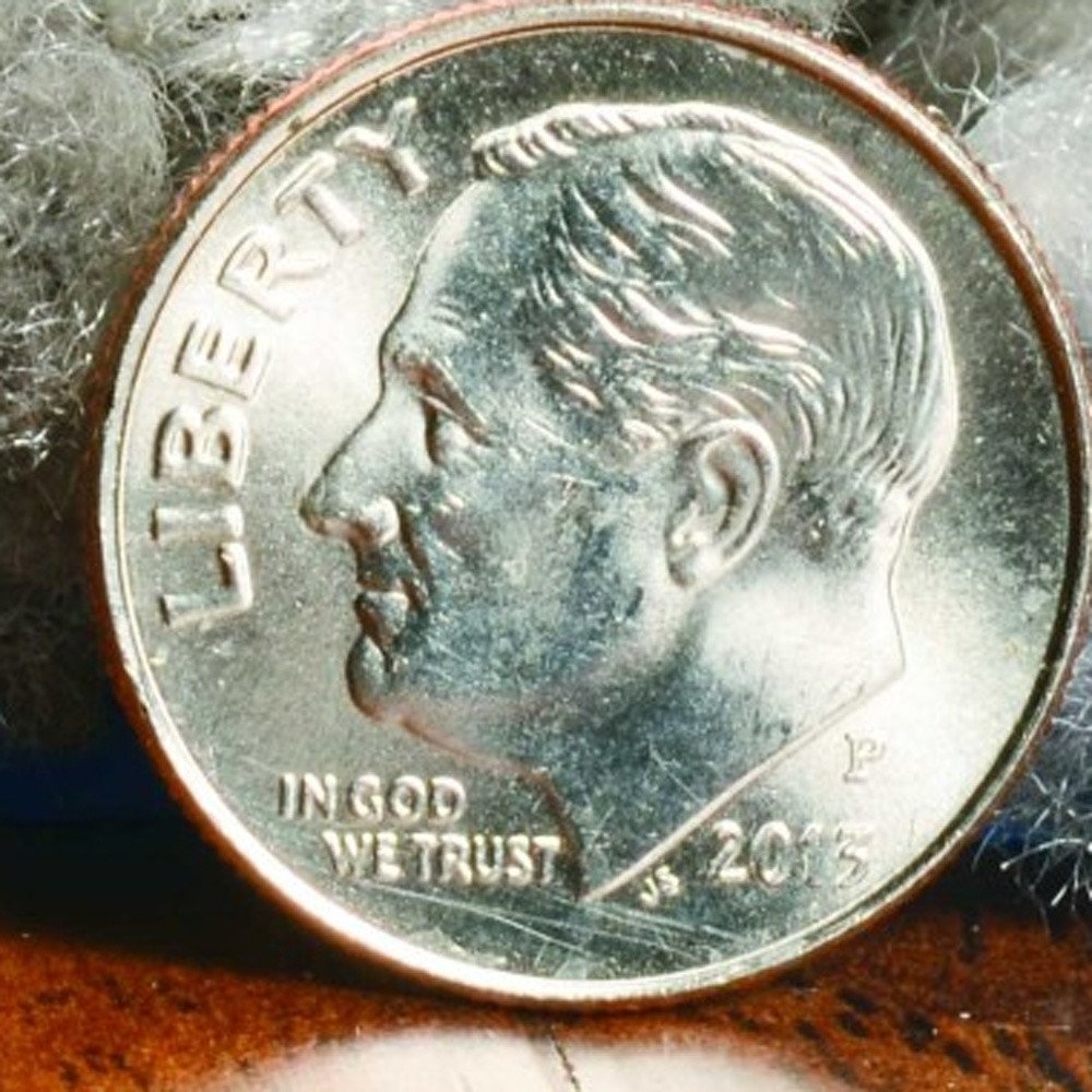 5' X 8' Ivory And Blue Abstract Area Rug