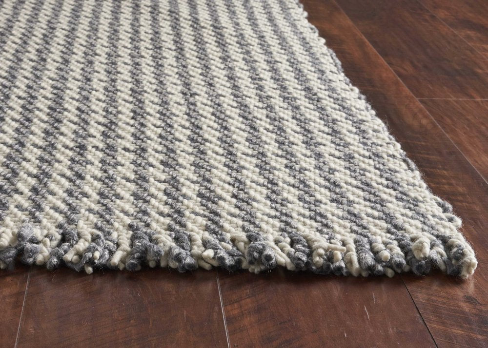 5' X 8' Ivory And Gray Wool Houndstooth Hand Woven Area Rug With Fringe
