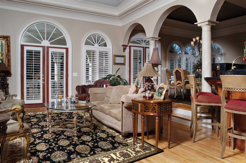 5' X 8' Black Ivory And Brown Floral Medallion Area Rug