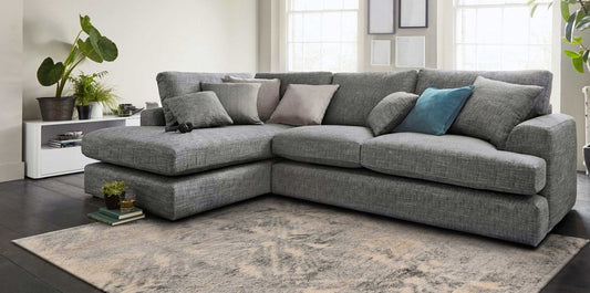 4' X 6' Gray And Ivory Diamond Area Rug