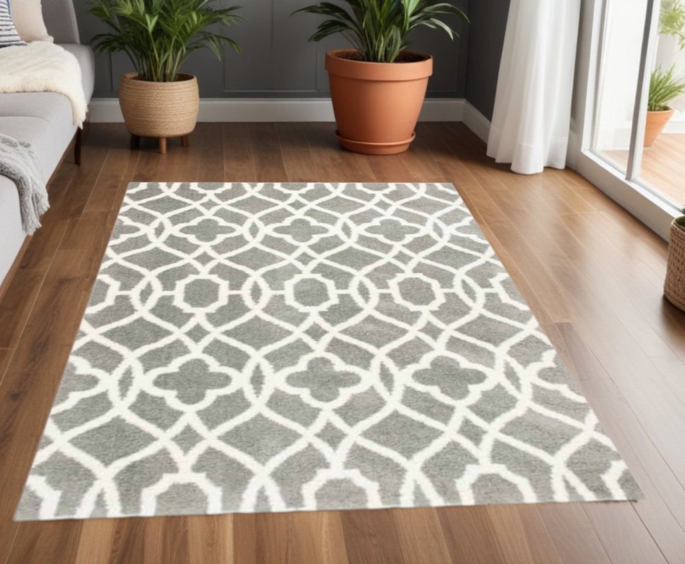 5' X 8' Gray And Ivory Ogee Area Rug