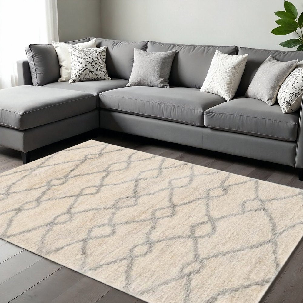 7' X 9' Gray And Ivory Chain Area Rug