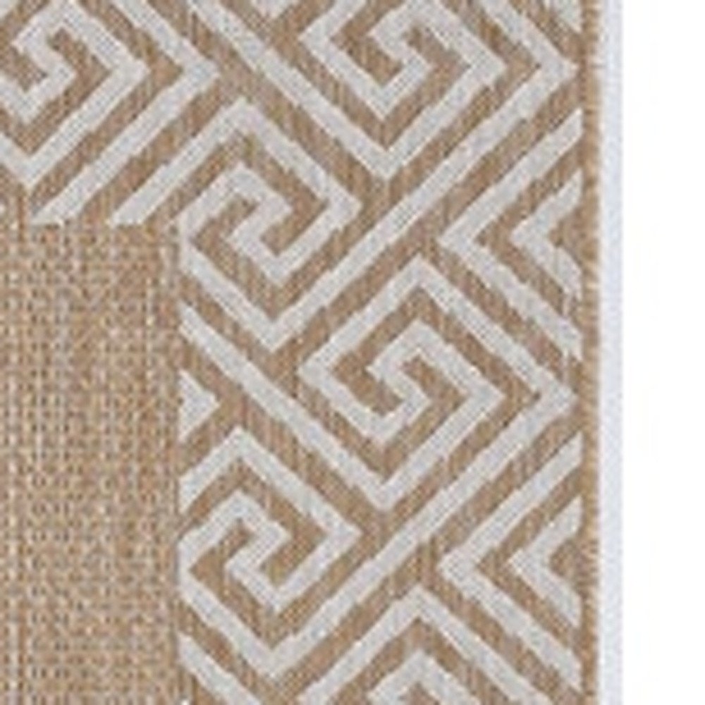 8' Natural And Beige Geometric Round Rug