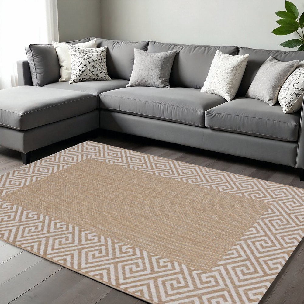 8' Natural And Beige Geometric Round Rug