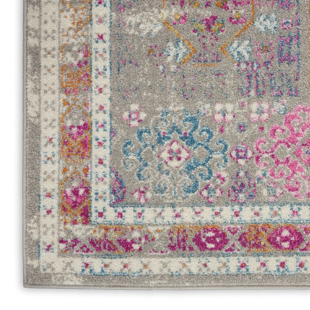 5' X 7' Gray And Ivory Abstract Distressed Area Rug