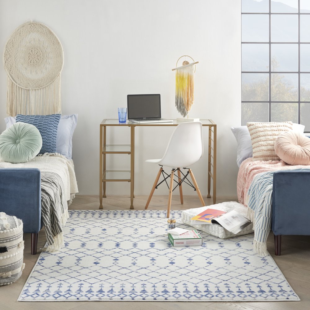 4' X 6' Ivory And Blue Geometric Area Rug