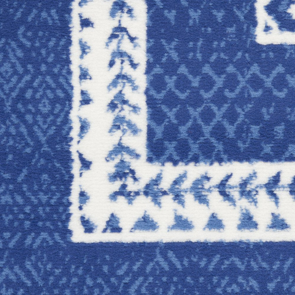 4' X 6' Blue And White Geometric Area Rug