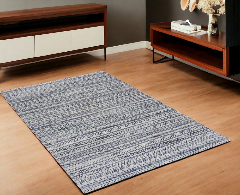 4' X 6' Navy Blue Decorative Stripes Area Rug