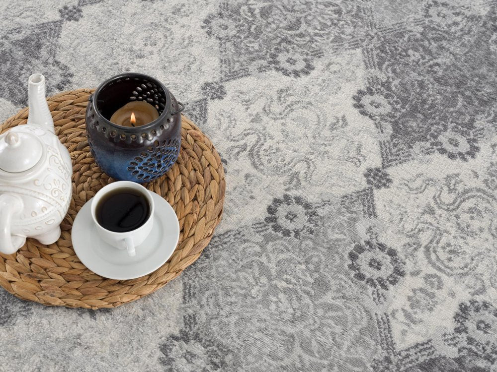 4' X 6' Gray Distressed Trellis Pattern Area Rug