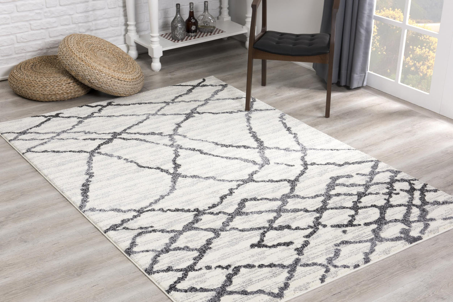 5' X 8' Gray And Black Modern Abstract Area Rug
