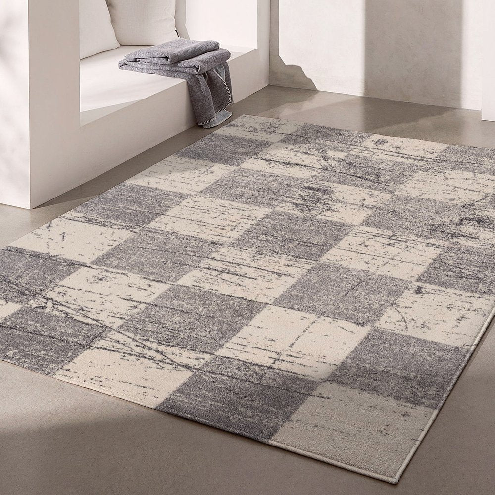 5' X 8' White And Gray Checkered Area Rug