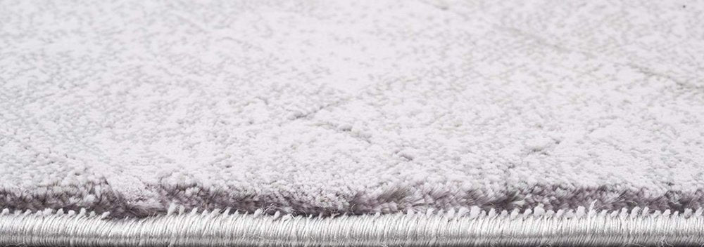 7' X 10' Gray Distressed Diamonds Area Rug