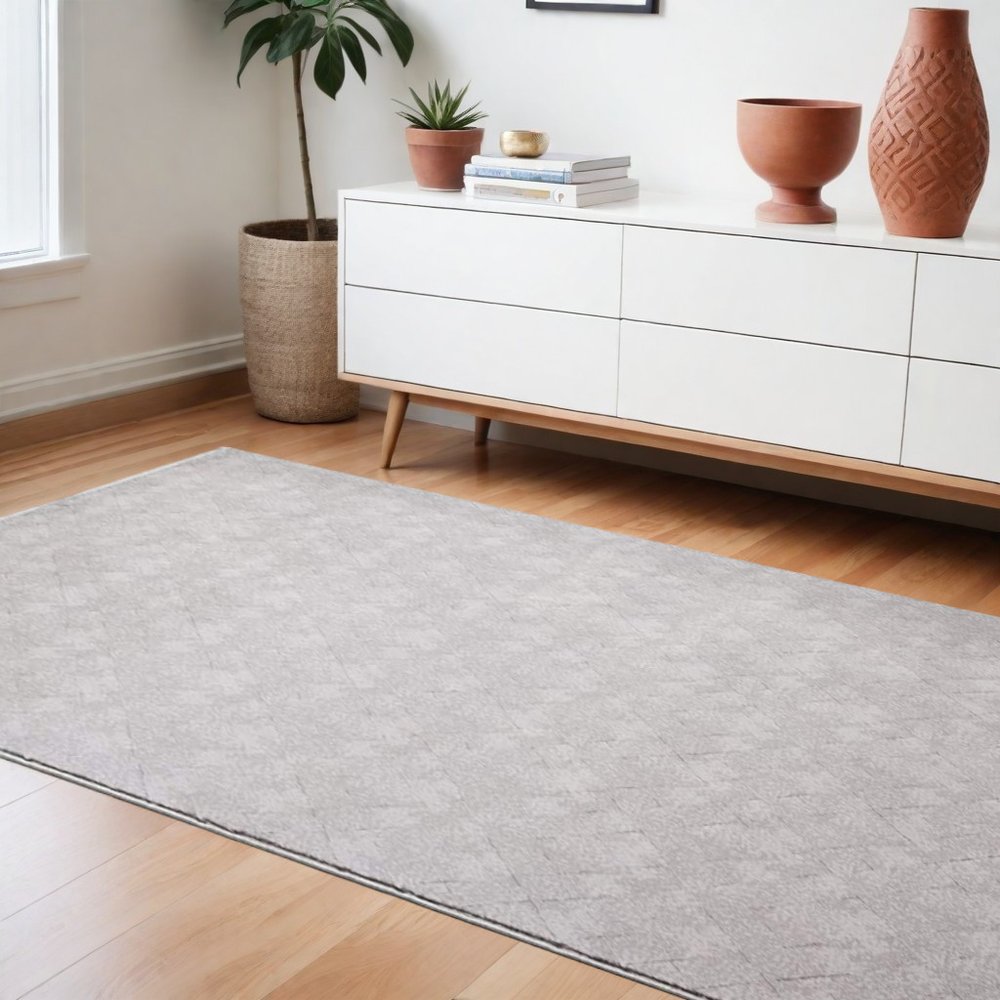 7' X 10' Gray Distressed Diamonds Area Rug