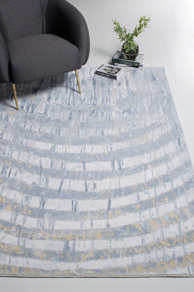 8' X 10' Gray And Ivory Abstract Area Rug