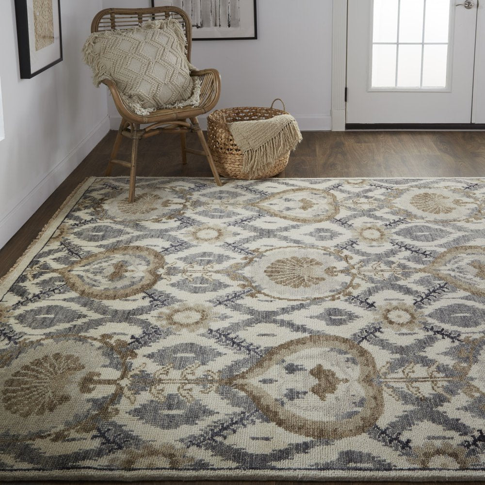 4' X 6' Gray and Ivory Wool Floral Hand Knotted Area Rug