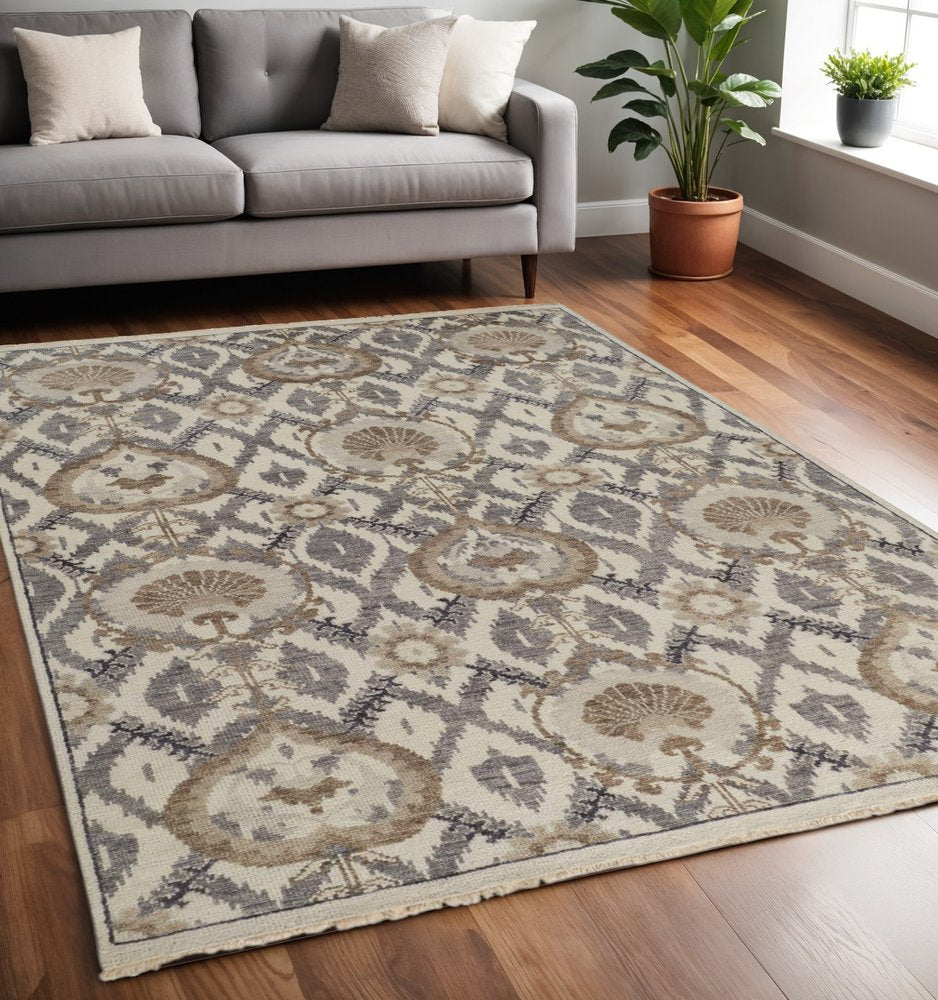4' X 6' Gray and Ivory Wool Floral Hand Knotted Area Rug