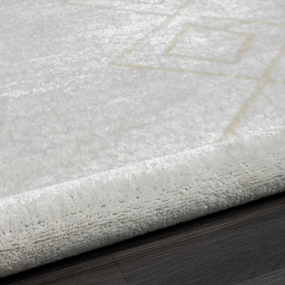 5' X 7' Cream Diamond Area Rug