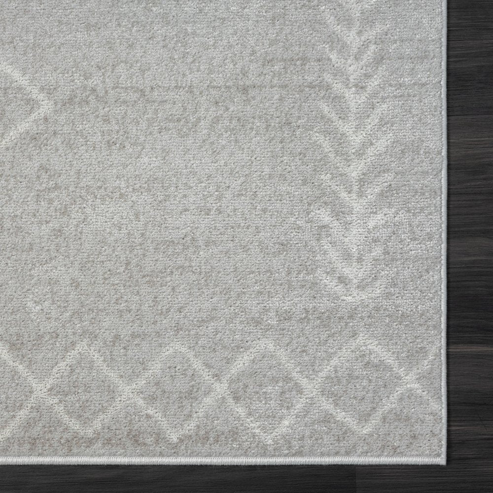 5' X 7' Cream Diamond Area Rug
