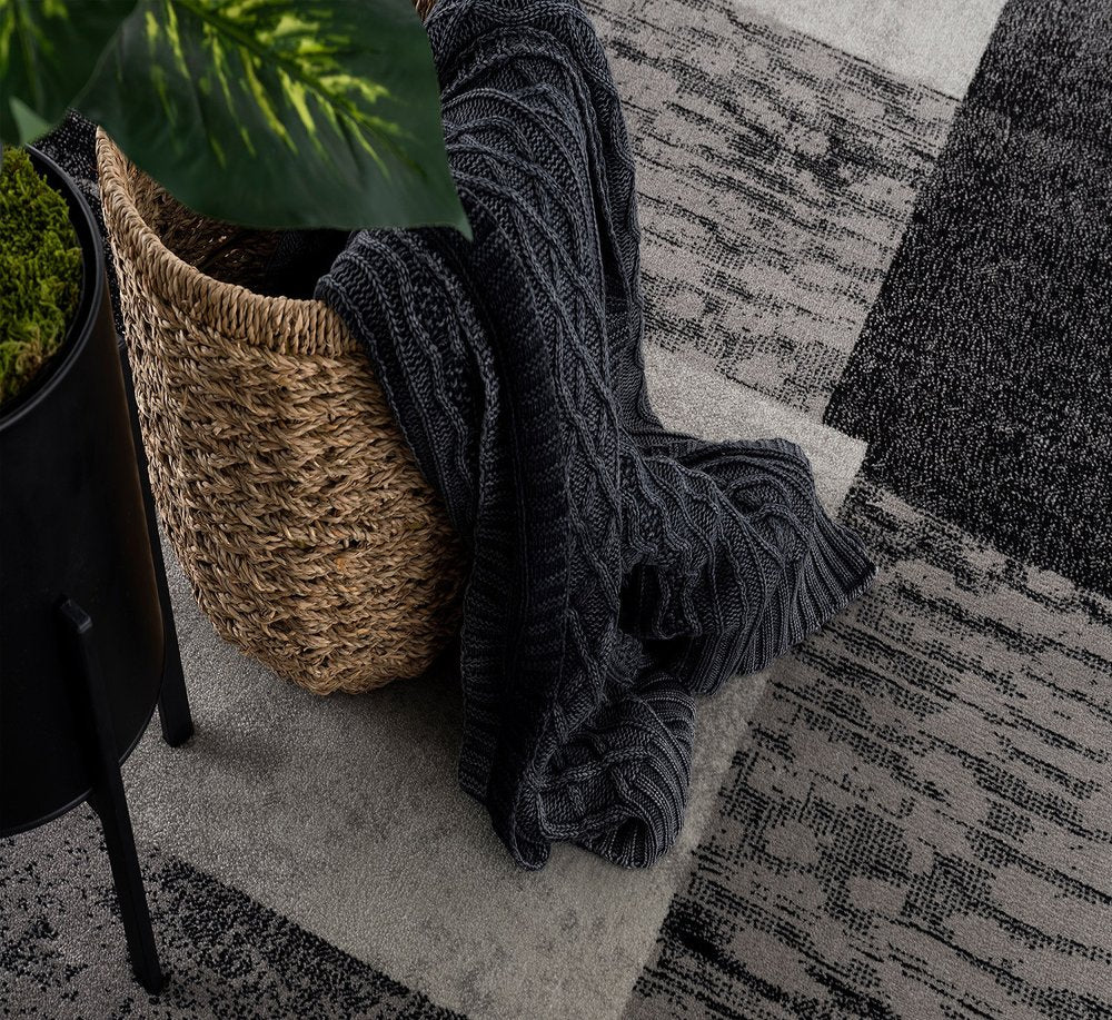 2' X 3' Gray and Black Geometric Washable Non Skid Area Rug