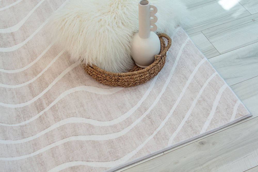 7' X 10' Beige and Ivory Abstract Distressed Area Rug