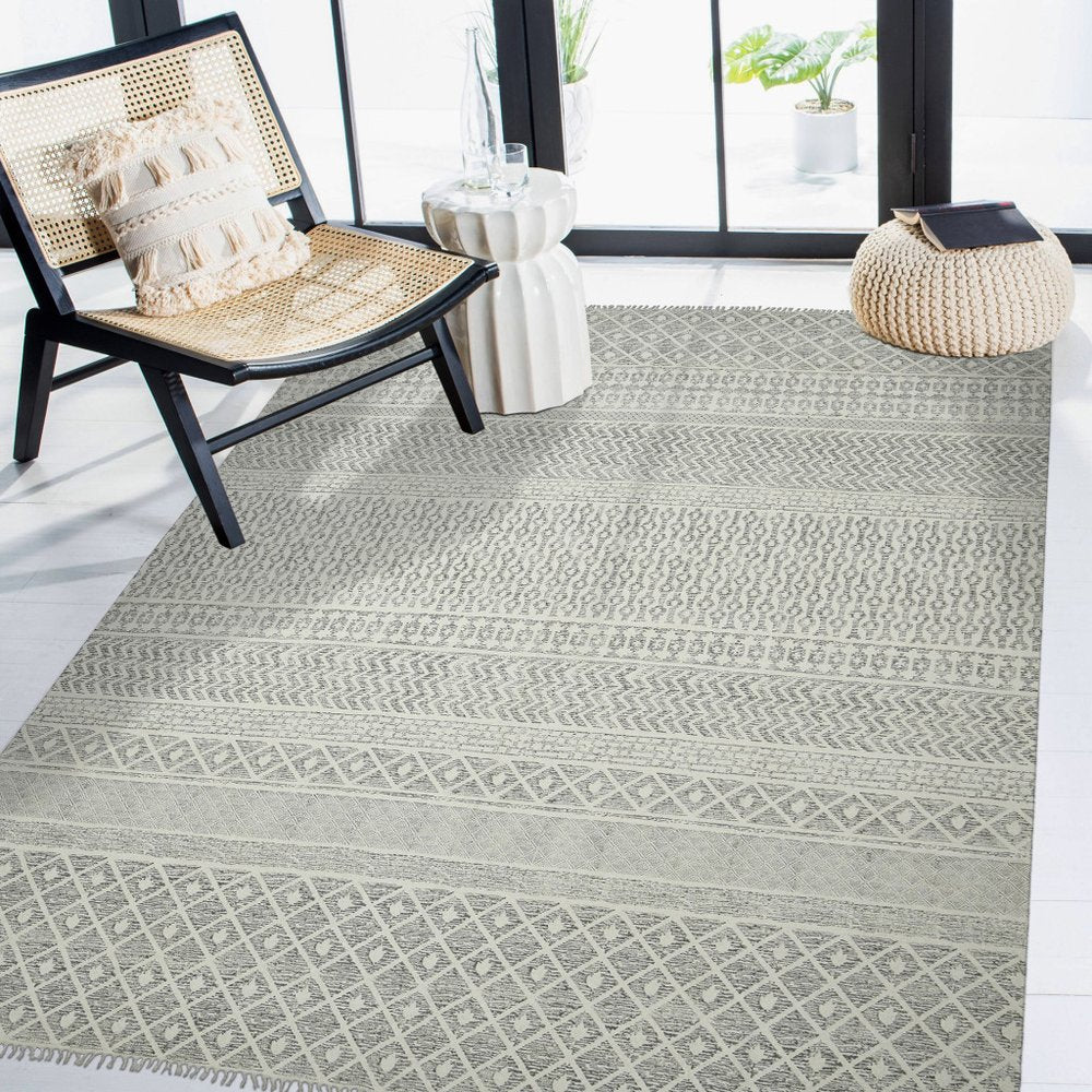 8' X 10' Gray And Ivory Geometric Flatweave Handmade Distressed Area Rug With Fringe