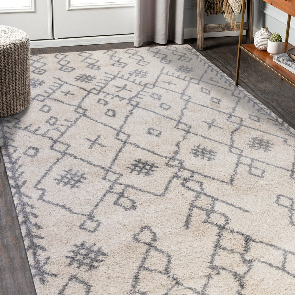 5' X 8' Gray And Ivory Geometric Shag Area Rug