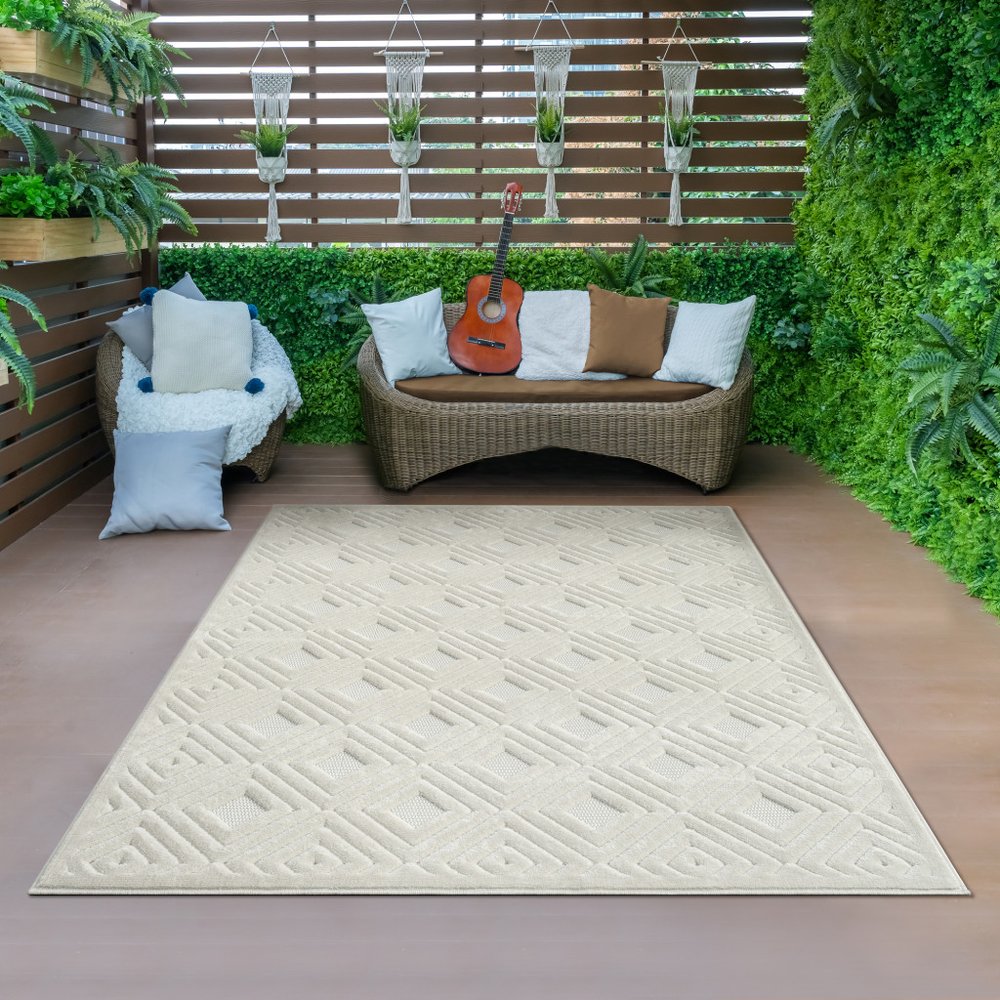 5' X 7' Beige Geometric Area Rug