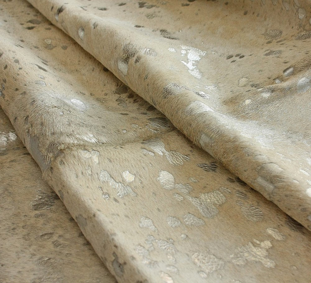 6' X 7' Brown and Silver Cowhide Hand Knotted Area Rug