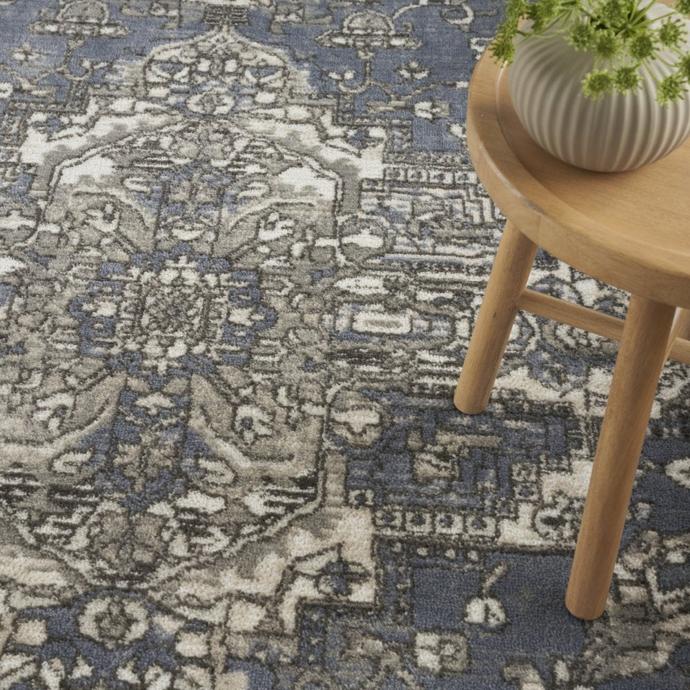 4' X 6' Blue And Ivory Medallion Distressed Area Rug