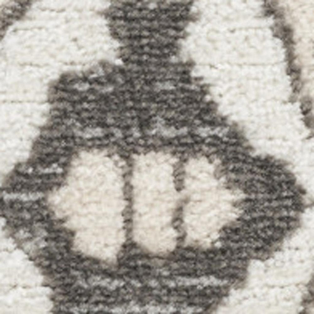 4' X 6' Gray and Ivory Medallion Power Loom Distressed Area Rug