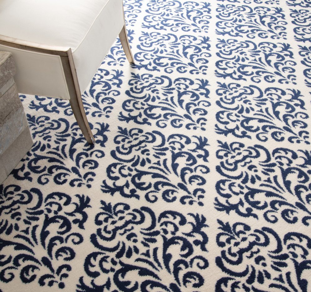 8' Blue and White Round Damask Power Loom Area Rug