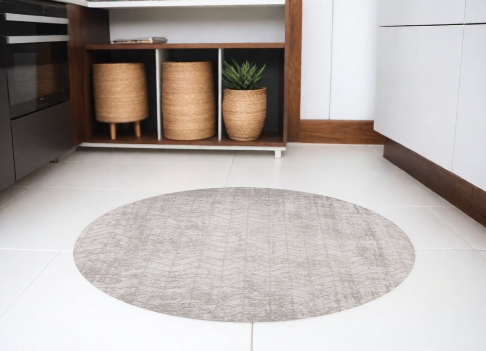 8' Gray and White Round Chevron Non Skid Area Rug