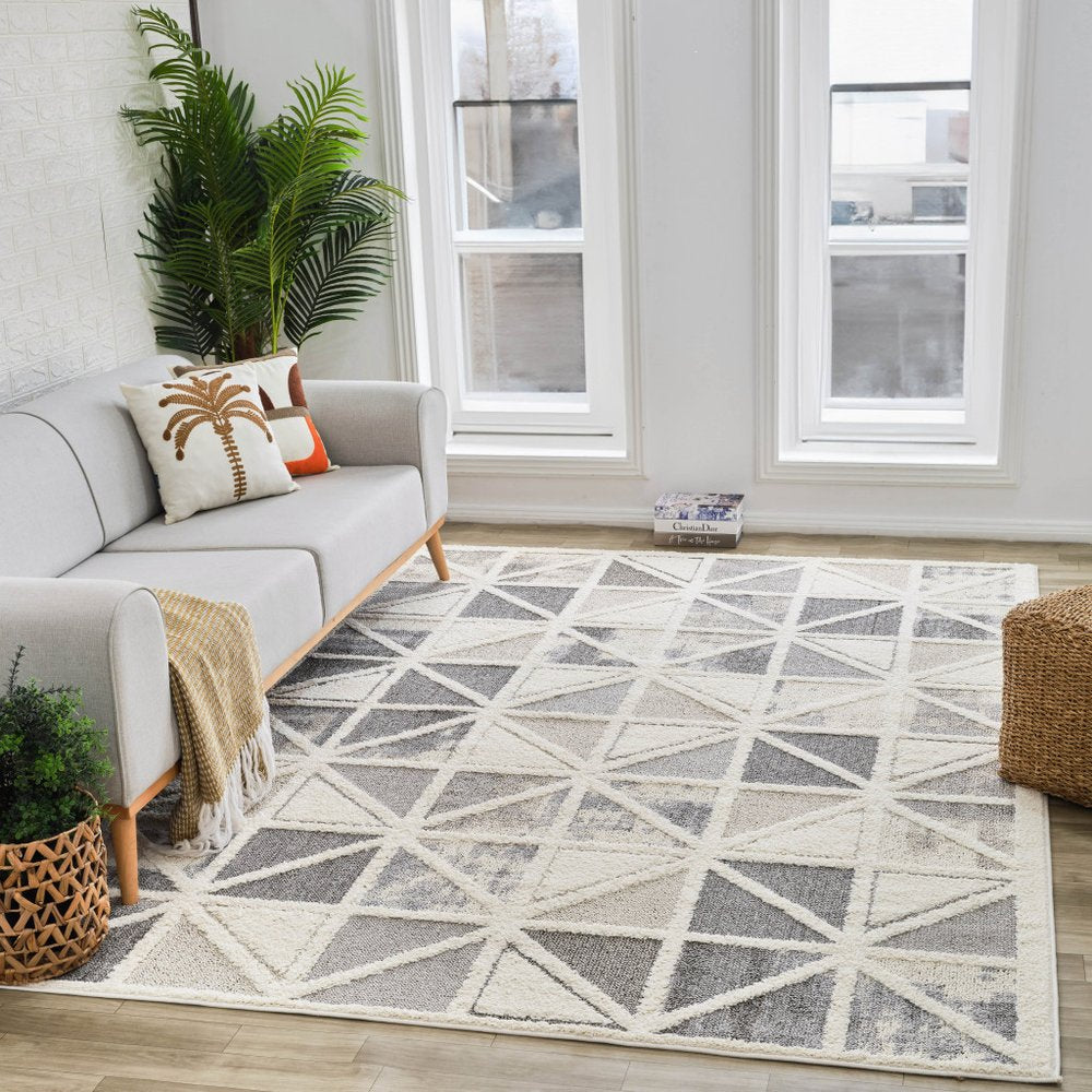 4' X 6' Gray and Cream Geometric Distressed Area Rug