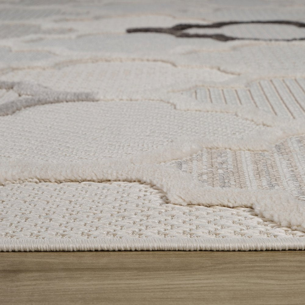 4' X 6' Cream and Beige Geometric Distressed Area Rug