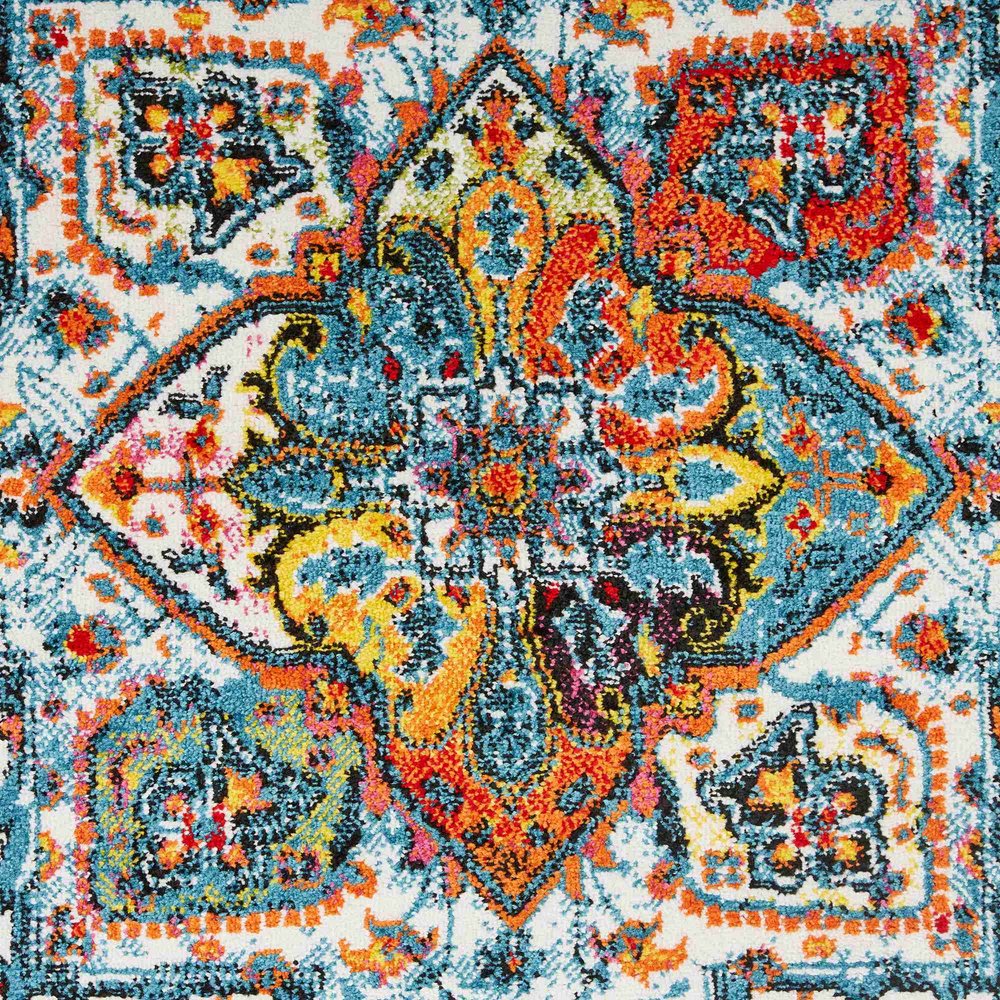 7' White And Blue Medallion Runner Rug