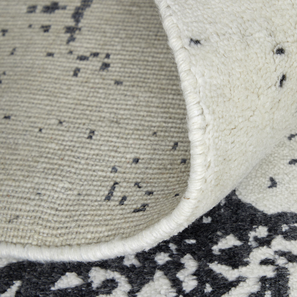 4' X 6' Black and Gray Abstract Hand Woven Area Rug