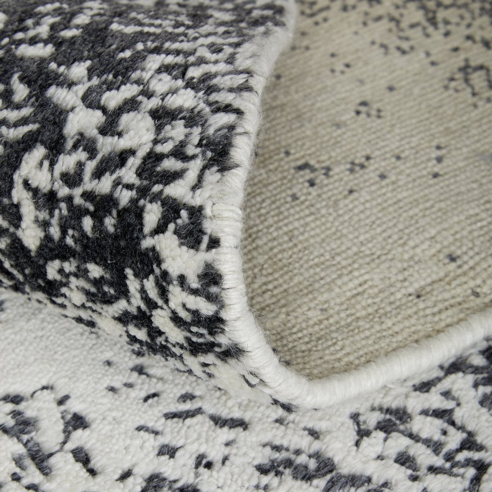 4' X 6' Black and Gray Abstract Hand Woven Area Rug